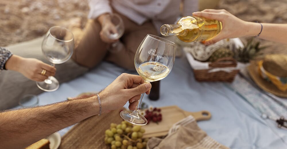 Accessori vino personalizzati: Un regalo elegante per gli amanti del vino -  Gadget365 Blog