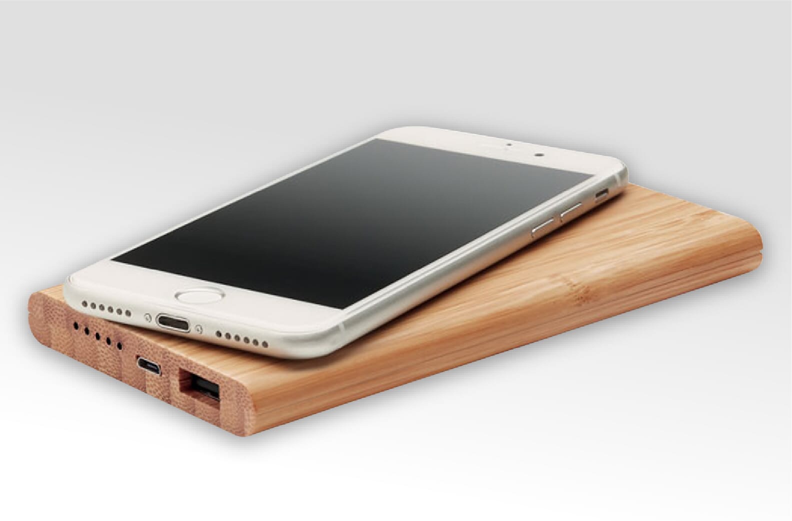 Power bank in bamboo personalizzata