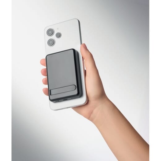 Set da viaggio con powerbank magnetica ATLAS